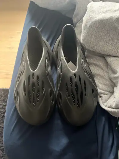 Yeezy Foam Rnr, View more
