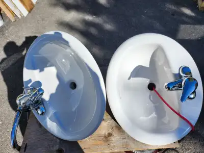 Évier et robinet., View more