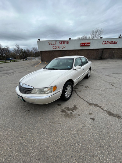 Immaculate fresh saftey 2001 lincoln continental