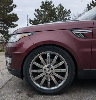 22”RangeRover/Defender/Discovery reps(5x120)+285/45/R22 Toyo Snows Set of four used 22 inch Range Ro...