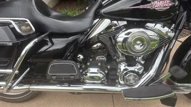 2009 Harley Davidson Electraglide in Touring in St. Catharines - Image 5