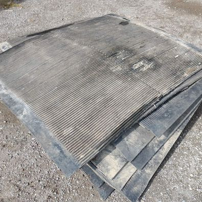 HEAVY DUTY RUBBER MATS 6X5FT 1IN THICK in Other Business & Industrial in Markham / York Region