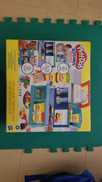 Play-Doh Kitchen Creations Busy Chef's Restaurant Playset