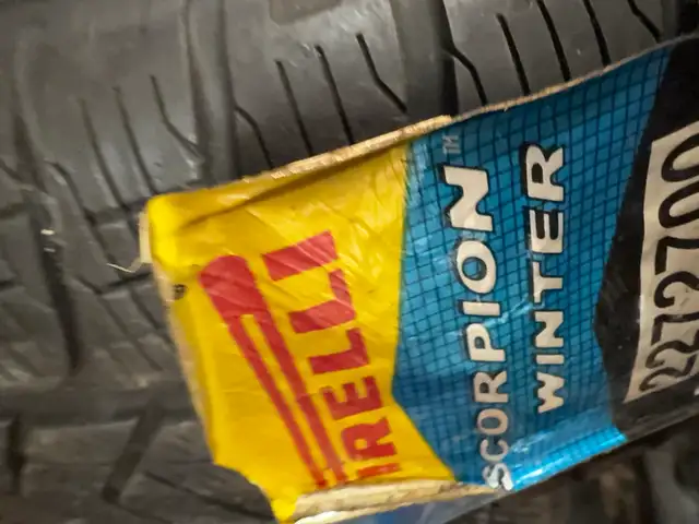 4 pneus hiver Pirelli 225-65-17 sur jantes Rav 4 in Tires & Rims in Longueuil / South Shore - Image 4