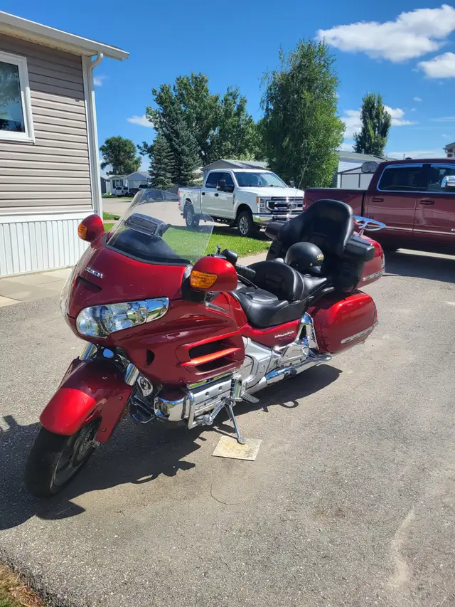 2008 GL1800 Goldwing in Touring in Lethbridge - Image 5