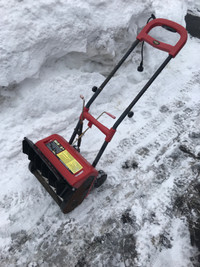 Electric snow shovel / blower