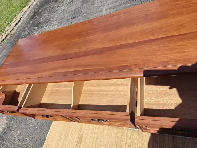 GIBBARD Dresser GREAT CONDITION CAN DELIVER  in Dressers & Wardrobes in City of Toronto - Image 3