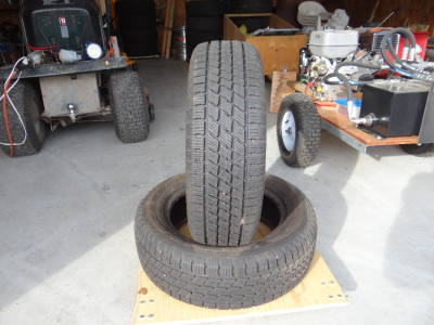 Pre Owned 2pc 195/60 R15 Winter Tires