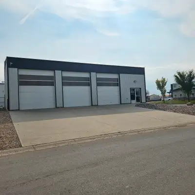 1029 - 13th Ave Coaldale 50X60 Shop with office available for rent Oct. 1. Very clean ! 2.5 bays, fe...