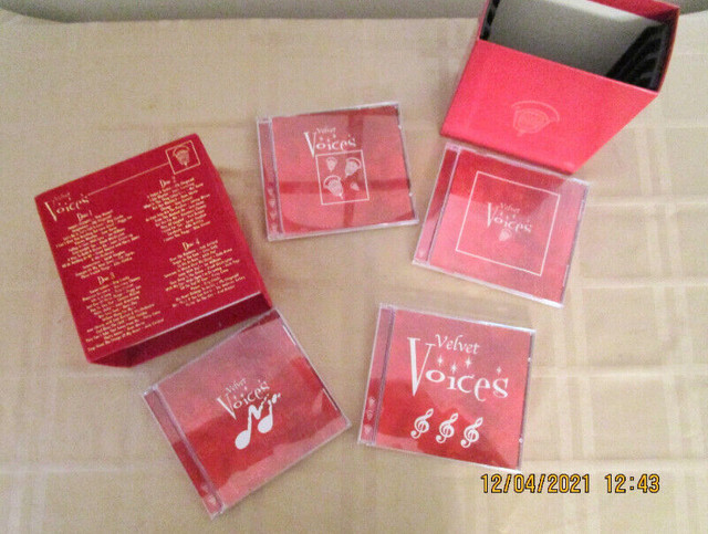 Velvet Voices, ensemble de CD chansons vintage dans CD, DVD et Blu-ray  à Saint-Hyacinthe