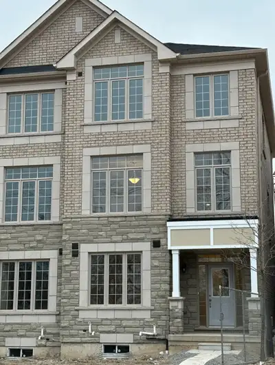 Room for Rent in Markham