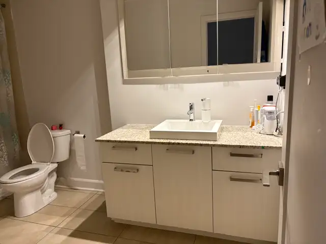 Lease transfer condo 1bed room 3 1/2 in Long Term Rentals in City of Montréal - Image 2