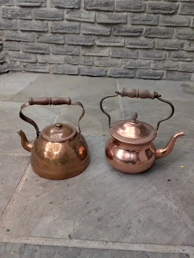 Vintage 60's / 70s style copper tea pots. No damage, should polish up nicely. Made in Portugal. Pick...