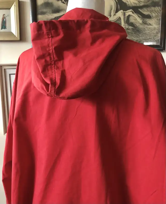 Vintage Red Outdoor Lightweight Jacket Poly Cotton Coat in Women's - Tops & Outerwear in Calgary - Image 5