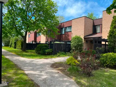 renovated 3 bedroom, 1.5 bath townhouse in DDO