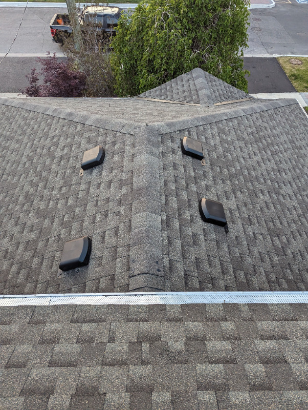 Roof replacement/ Roof repairs/ vents/ Skylight - free estimate in Roofing in Mississauga / Peel Region - Image 4
