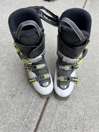 Solomon ski boots