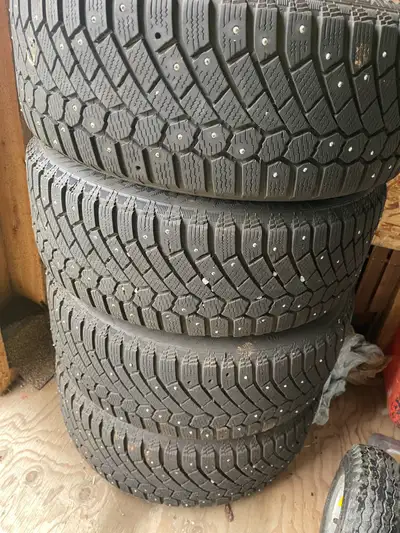 Used 2 seasons. In ex condition 5 bolt came off a vw golf txt only please as I work back shifts 902...