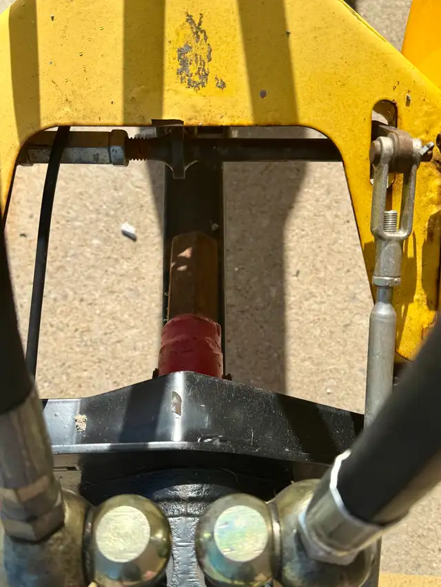 Groundhog HD99-H 6 - Hydraulic EarthDrill in Outdoor Tools & Storage in Windsor Region - Image 5