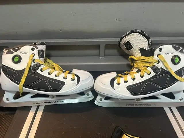 Goalie Equipment for Sale - Used in Hockey in Mississauga / Peel Region - Image 7