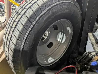 New F-350 dually Michelin spare tire LT 245/75R17 0 kms Upgraded tires, i don't need under my truck...