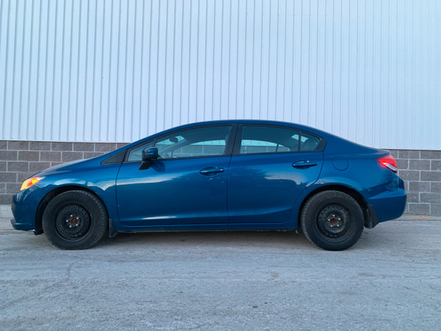 2014 Honda Civic LX Manual Sedan - Rebuilt Title in Cars & Trucks in Winnipeg - Image 4