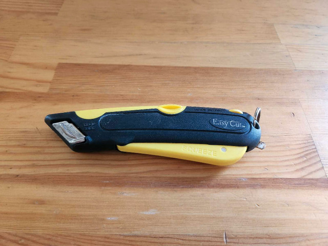 Easy Cut Squeeze Box Cutter in Hobbies & Crafts in Calgary
