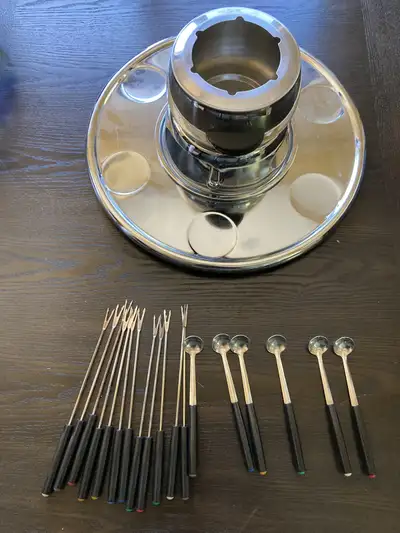 Fondu set, with rotating base, View more