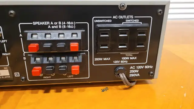 vintage akai AM-U04 amplifier in Stereo Systems & Home Theatre in Mississauga / Peel Region - Image 10