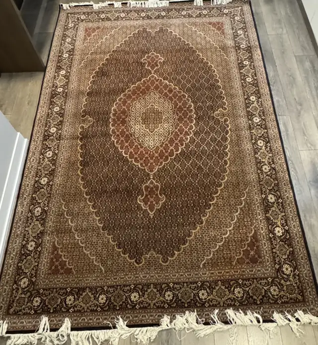 Persian  Rug in Rugs, Carpets & Runners in Markham / York Region - Image 2