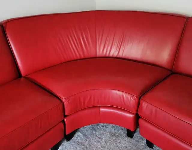 Adjustable like new real leather sectional couch can deliver in Couches & Futons in Sarnia - Image 9