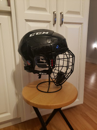  CCM Hockey helmet