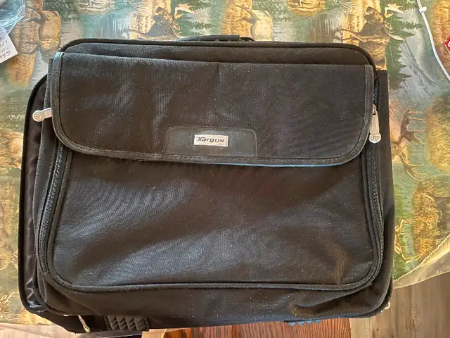 Laptop Bag in Laptop Accessories in Regina - Image 2