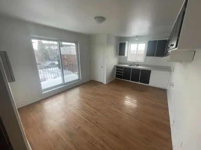 4,5 a louer a Longueuil in Long Term Rentals in Longueuil / South Shore - Image 6