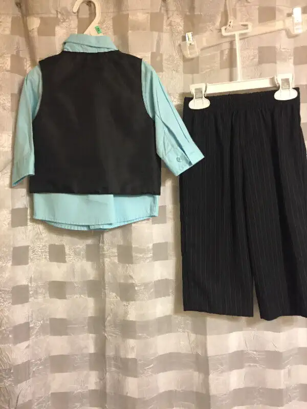 Nautica Little Boys' 4-Piece Tie, Shirt,  Vest, SET - 18 mths in Clothing - 12-18 Months in Calgary - Image 6