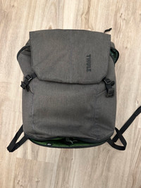 *Like New* Thule Commuter   Laptop Backpack w/ Gym Pockets