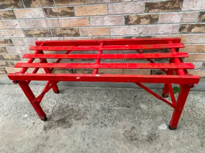Antique Wooden Wash Tub Bench /Stand in very good condition Open size: L. 42”(107cm) x W. 16”(41cm)...
