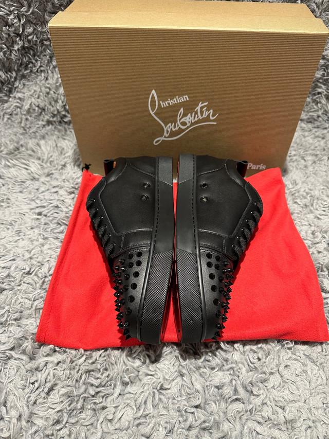 Christian Louboutin junior spikes dans Chaussures pour hommes  à Ville de Montréal - Image 2