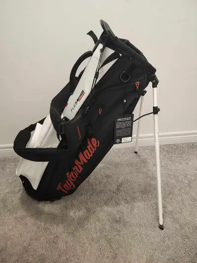 Brand new never used. Limited Edition Canada Bag 4 dividers & 6 pockets Rain cover included