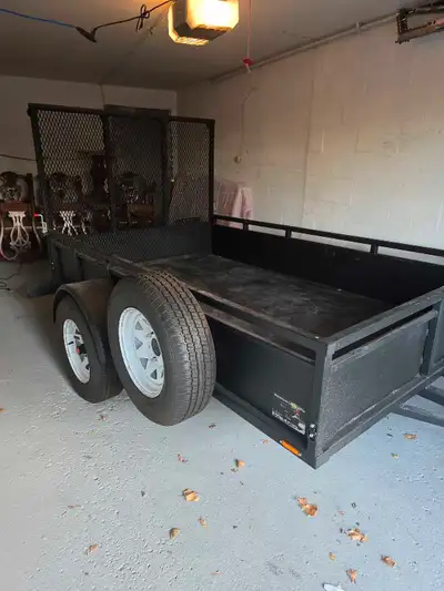 Trailer neuf, 5pieds X 8 pieds. 3000$ Négociable. Demande Richard au 514-946-5529.