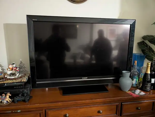 Sony 46" LCD 1080p TV in TVs in Ottawa - Image 2
