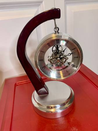 Beautiful Clock For Sale in Home Décor & Accents in Burnaby/New Westminster - Image 3