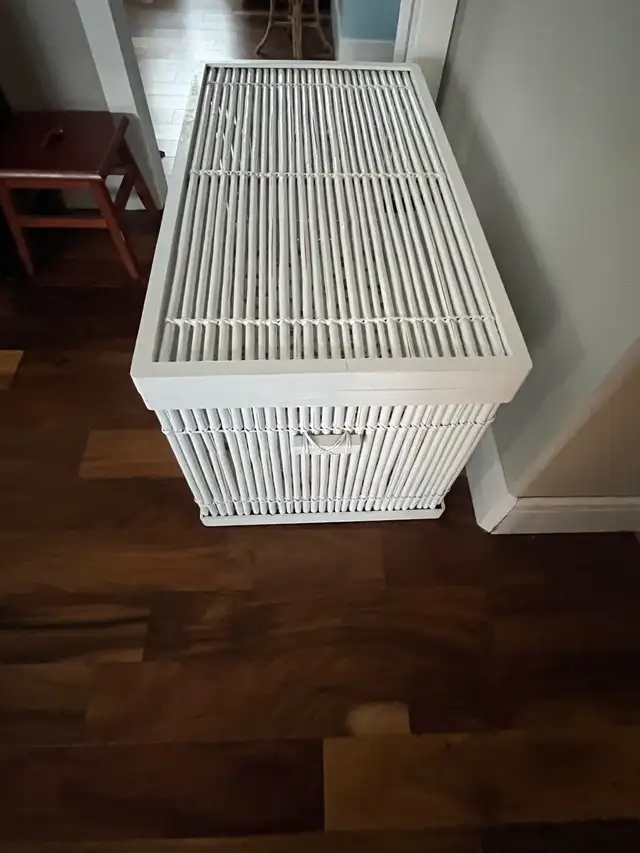 Blanket box  in Dressers & Wardrobes in Calgary - Image 6
