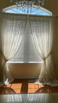 Curtains with curtain bar - Quality Two 