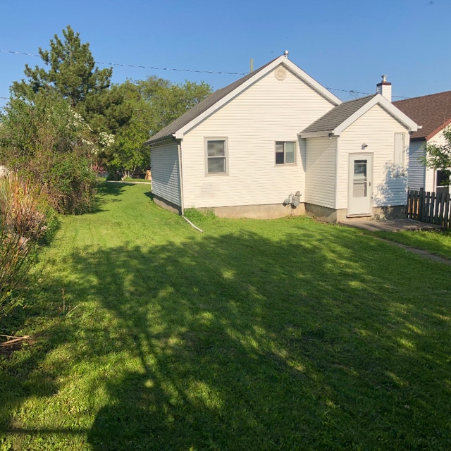 HOME FOR SALE , 330 HILL ST. SOUTH, THUNDER BAY, ONTARIO Houses for