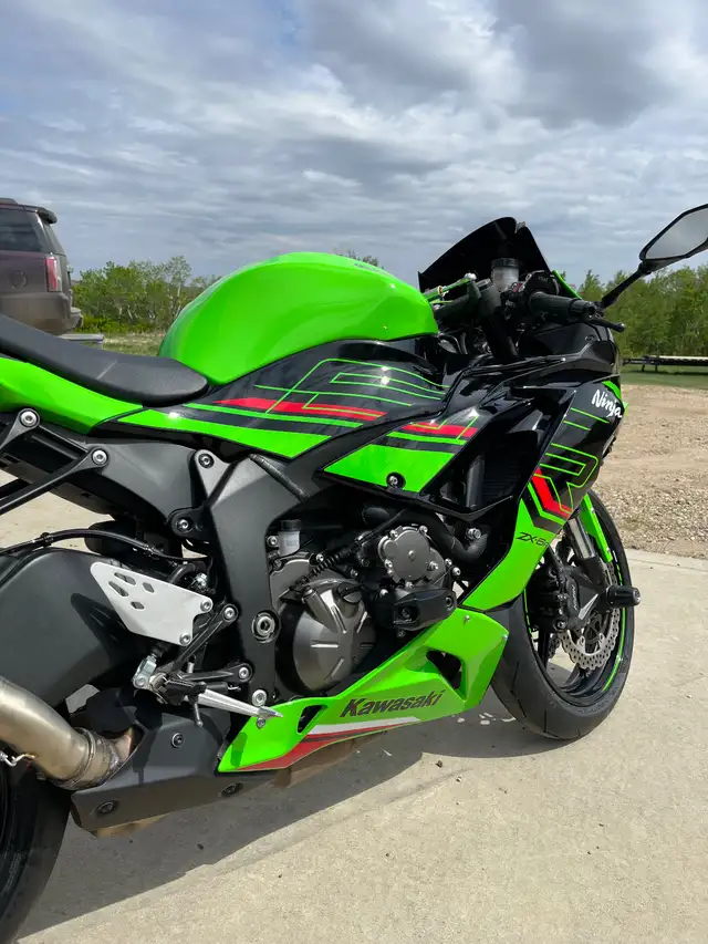 2019 Kawasaki ZX6r in Sport Bikes in Lloydminster - Image 5
