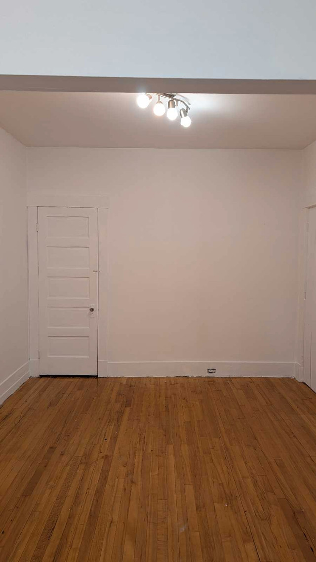 Chambre double à louer dans Chambres à louer et colocs  à Ville de Montréal - Image 2