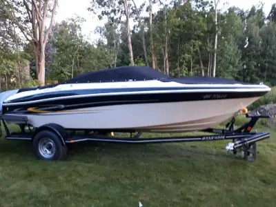 PRIVATE SALE 2006 20 foot Four Winns Model H200 5.0 GXi Volvo Penta (Fuel Injected) ONLY 240 hours-...