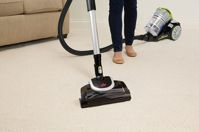 Bissell Powerclean Multi-Cyclonic Bagless Canister Vacuum, in Other in Mississauga / Peel Region - Image 3