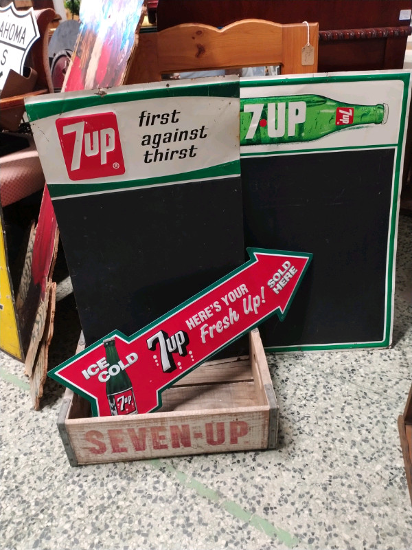 Vintage 7up bottles, crates, chalkboards, signs in Arts & Collectibles in Barrie